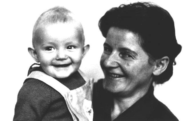 Mathilde Spielmann-Kammer mit Sohn Markus ca 1965